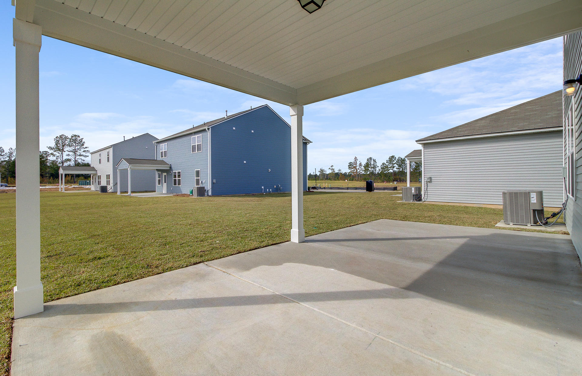 163 Hayworth Road Summerville, SC 29486 - Photo 6 of 39 Rear patio