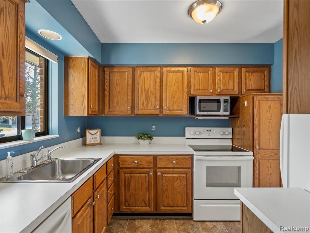 958 Wexford Way Rochester Hills, MI 48307 - Photo 8 of 23