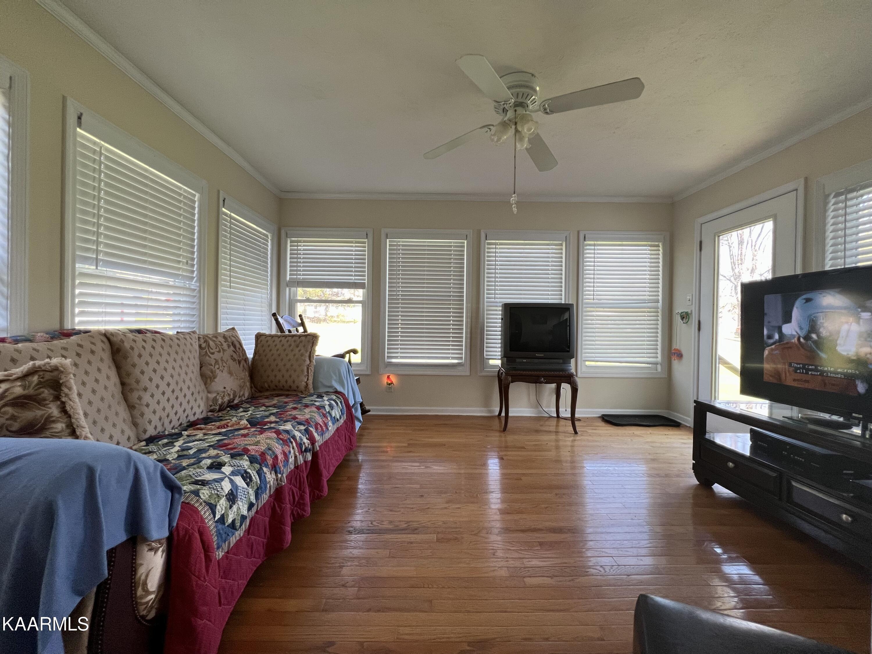 8000 Ewing Road Powell, TN 37849 - Photo 6 of 19 Sunroom