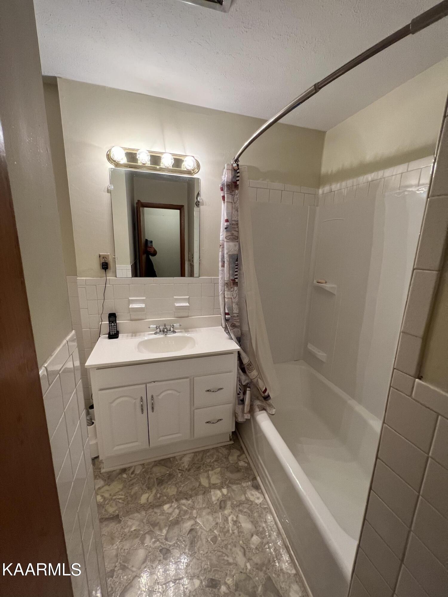 8000 Ewing Road Powell, TN 37849 - Photo 8 of 19 Bathroom