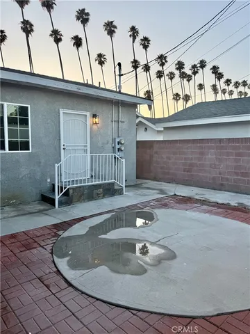 $2,500 | 5010 3rd Avenue, Los Angeles, CA 90043
