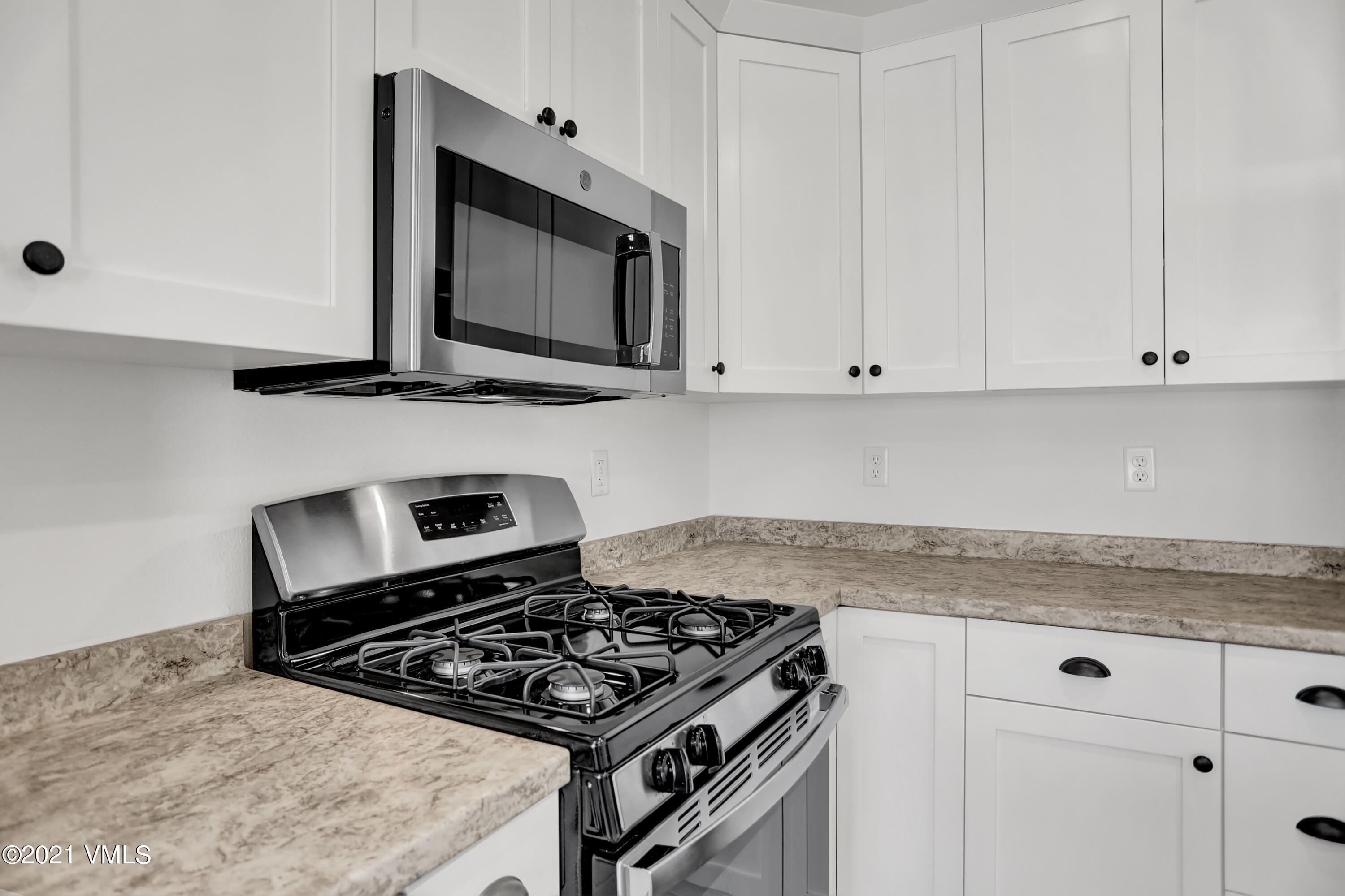 274 Bowie Road Gypsum, CO 81637 - Photo 14 of 45 Kitchen(5)