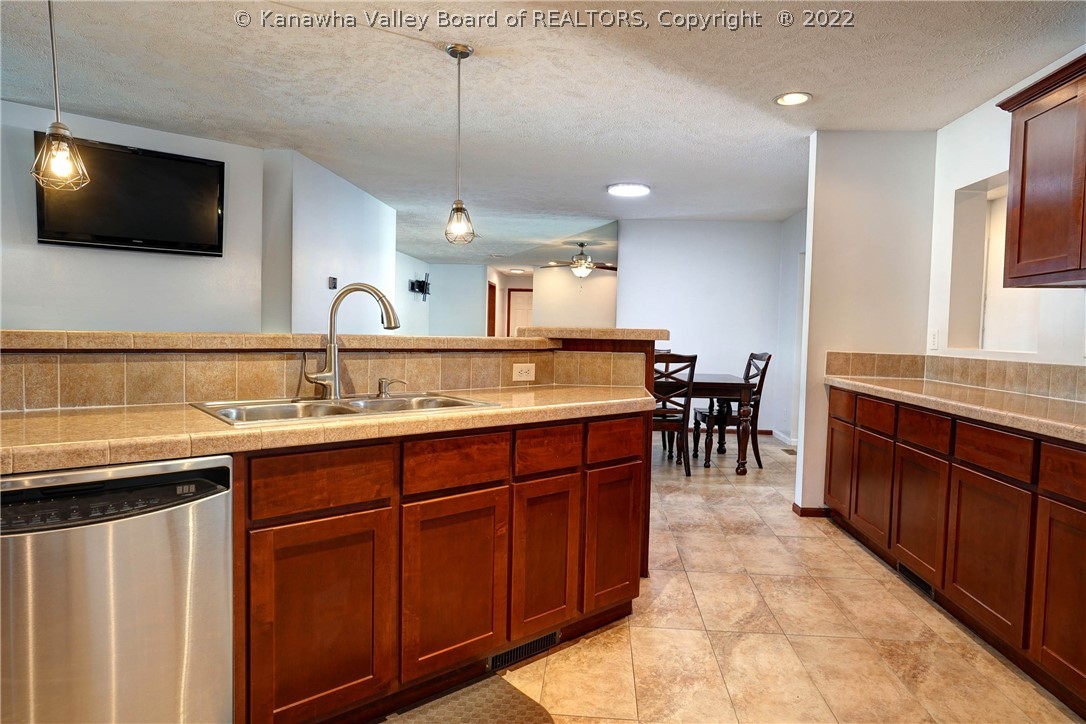 57 Pine Ridge Road Scott Depot, WV 25560 - Photo 14 of 38 Gallery Image 14