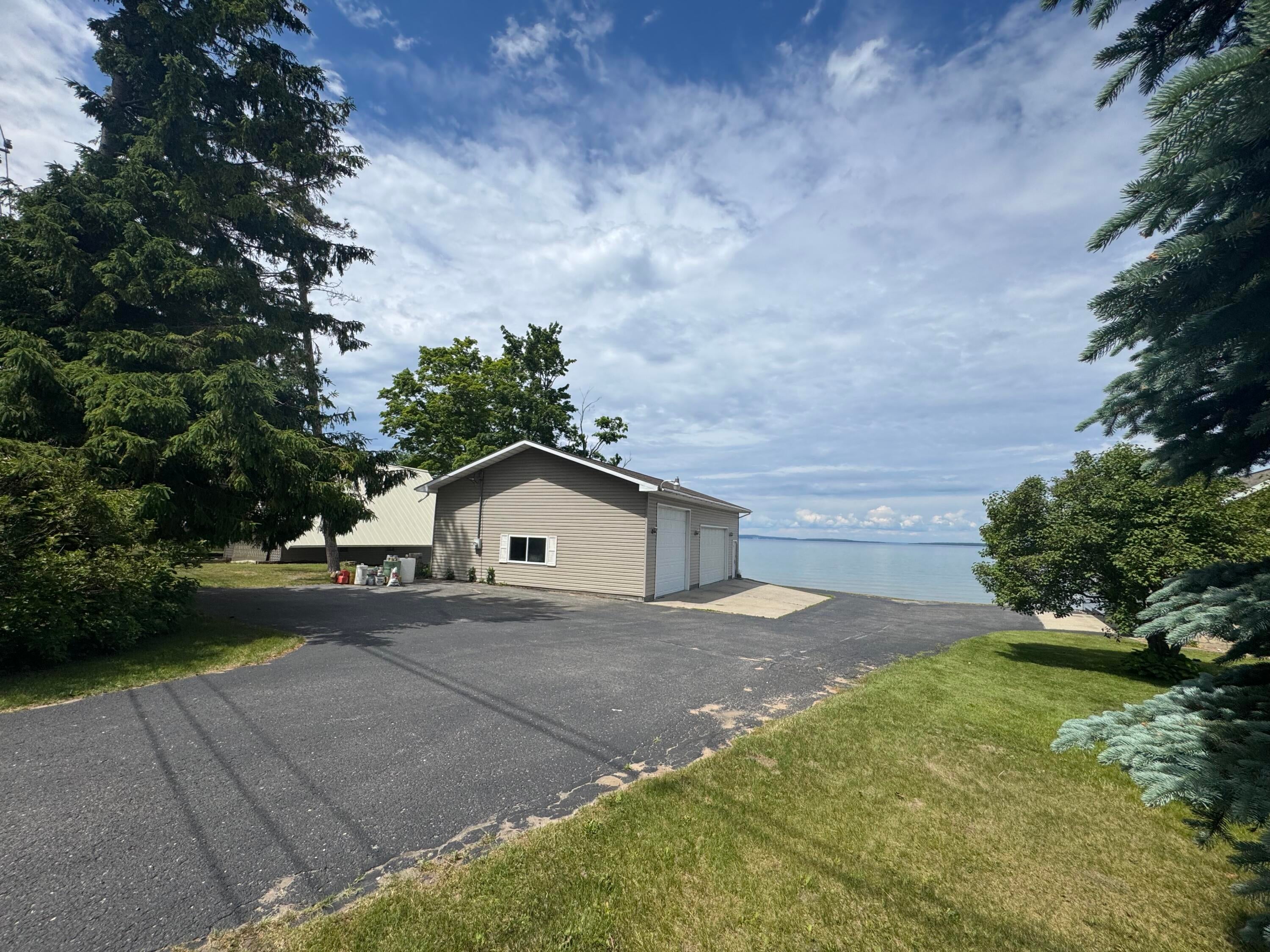 7096 Highway 23 Cheboygan, MI 49721 - Photo 5 of 35 Gallery Image 5