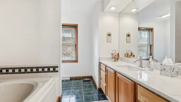 $424,900 | 42 Shorewood Drive, Galena, IL 61036