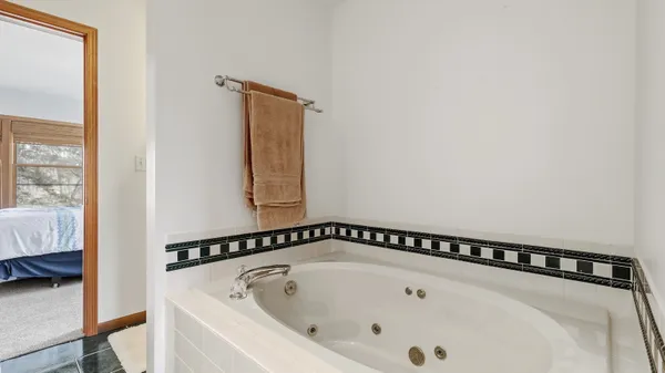 $424,900 | 42 Shorewood Drive, Galena, IL 61036