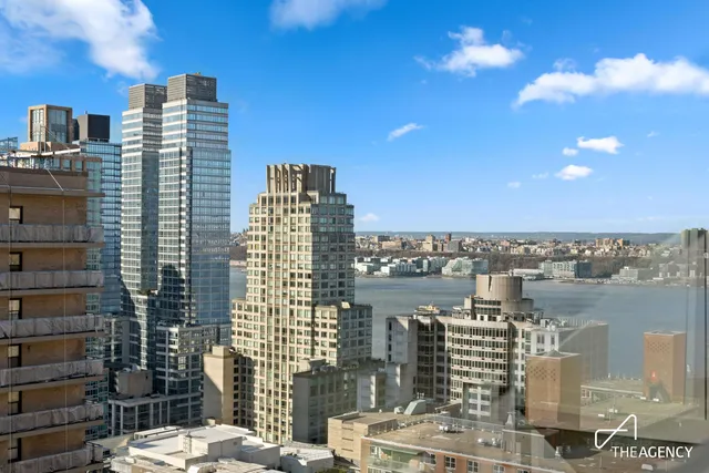 $650,000 | 150 West End Avenue, Unit 29N | Upper West Side