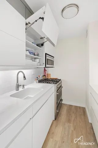 $650,000 | 150 West End Avenue, Unit 29N | Upper West Side