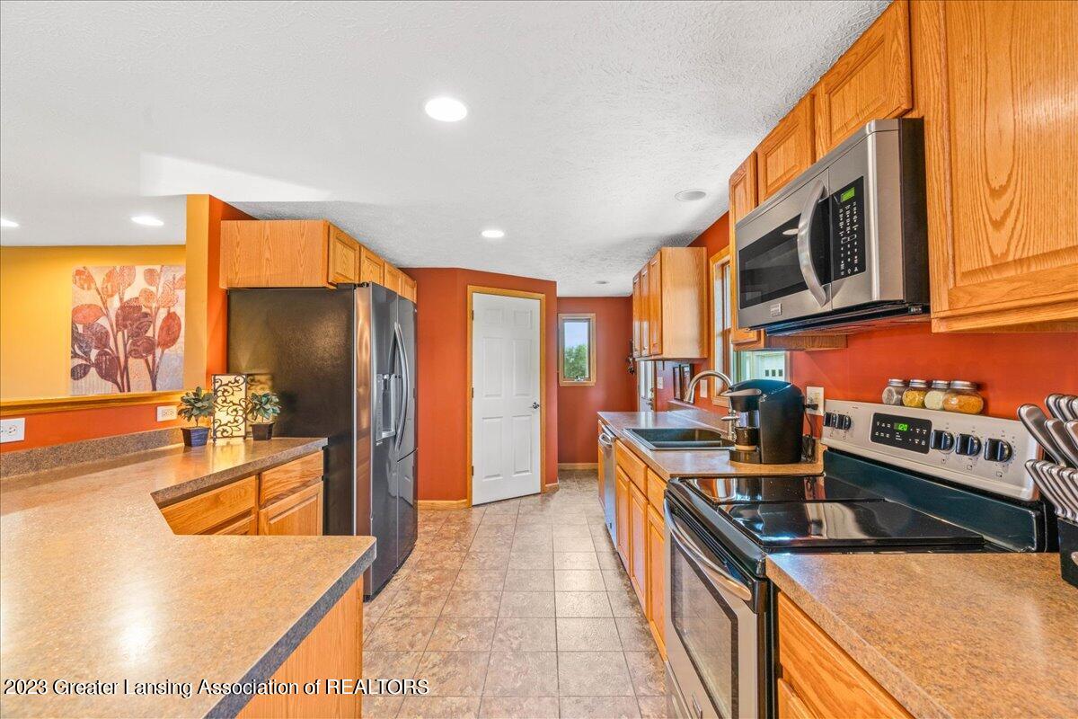 5300 Plains Road Eaton Rapids, MI 48827 - Photo 10 of 40 16-Media Jett-40