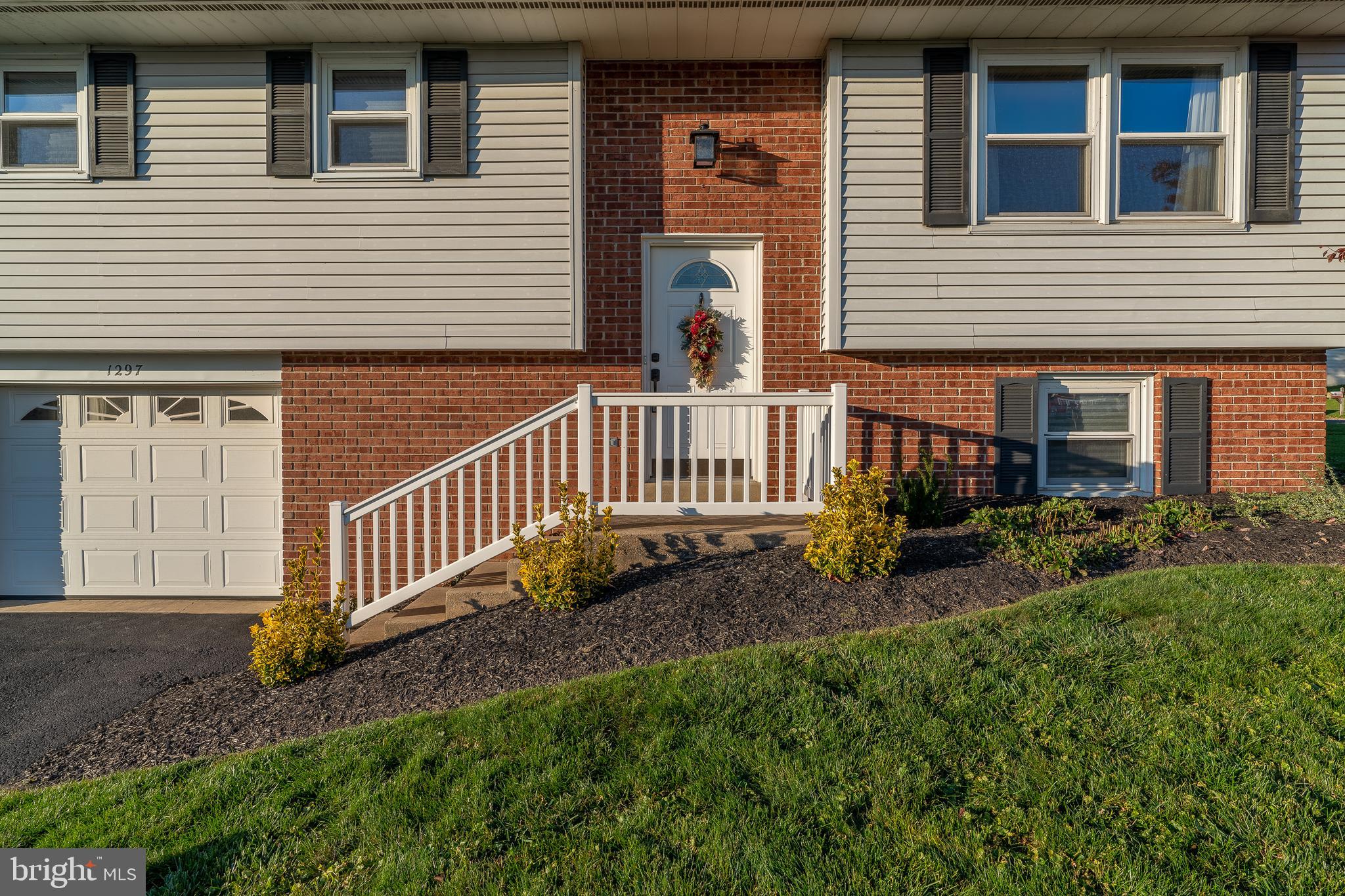 1297 Ridge Avenue Columbia, PA 17512 - Photo 3 of 33 Welcoming Front Door!