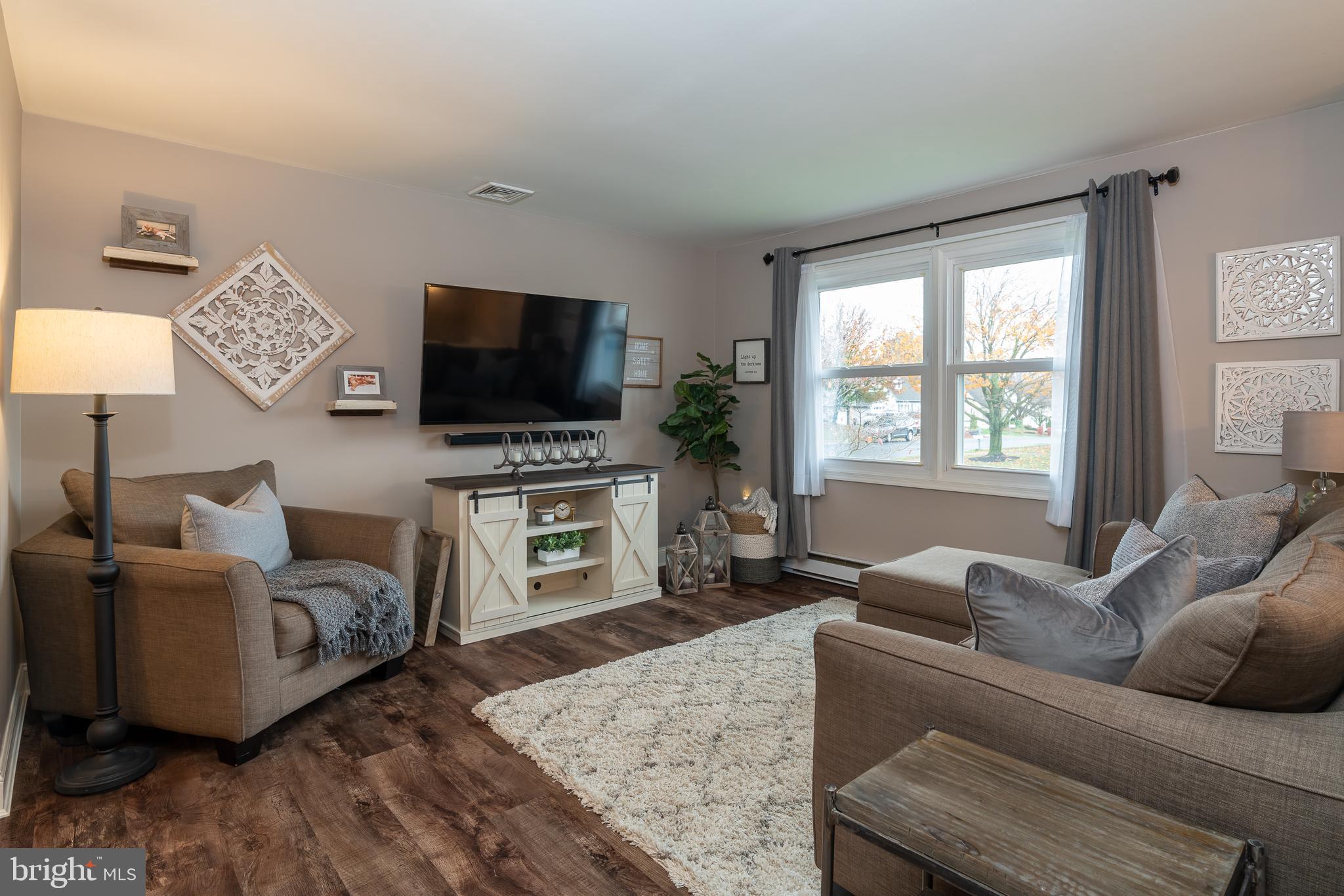 1297 Ridge Avenue Columbia, PA 17512 - Photo 4 of 33 Bright Living Room on Main Level