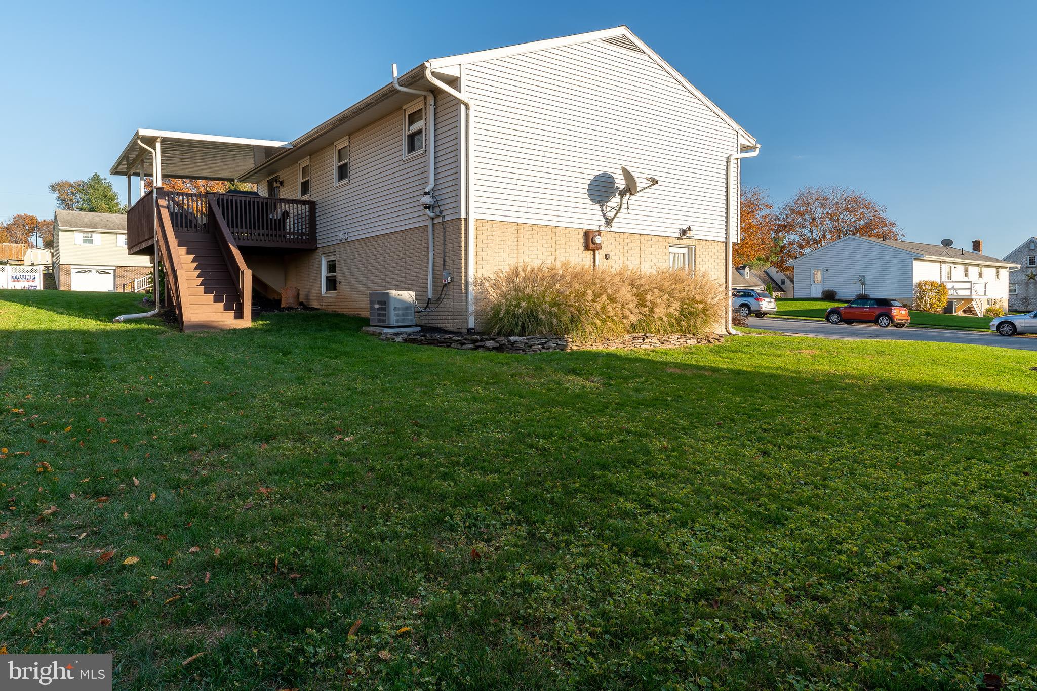 1297 Ridge Avenue Columbia, PA 17512 - Photo 32 of 33 Side yard