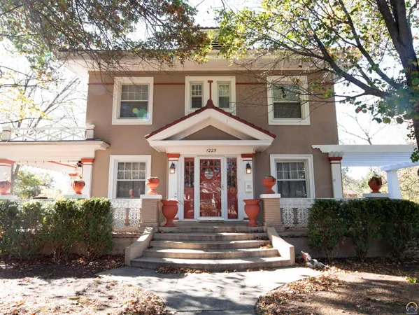 $319,000 | 1225 West Street, Emporia, KS 66801