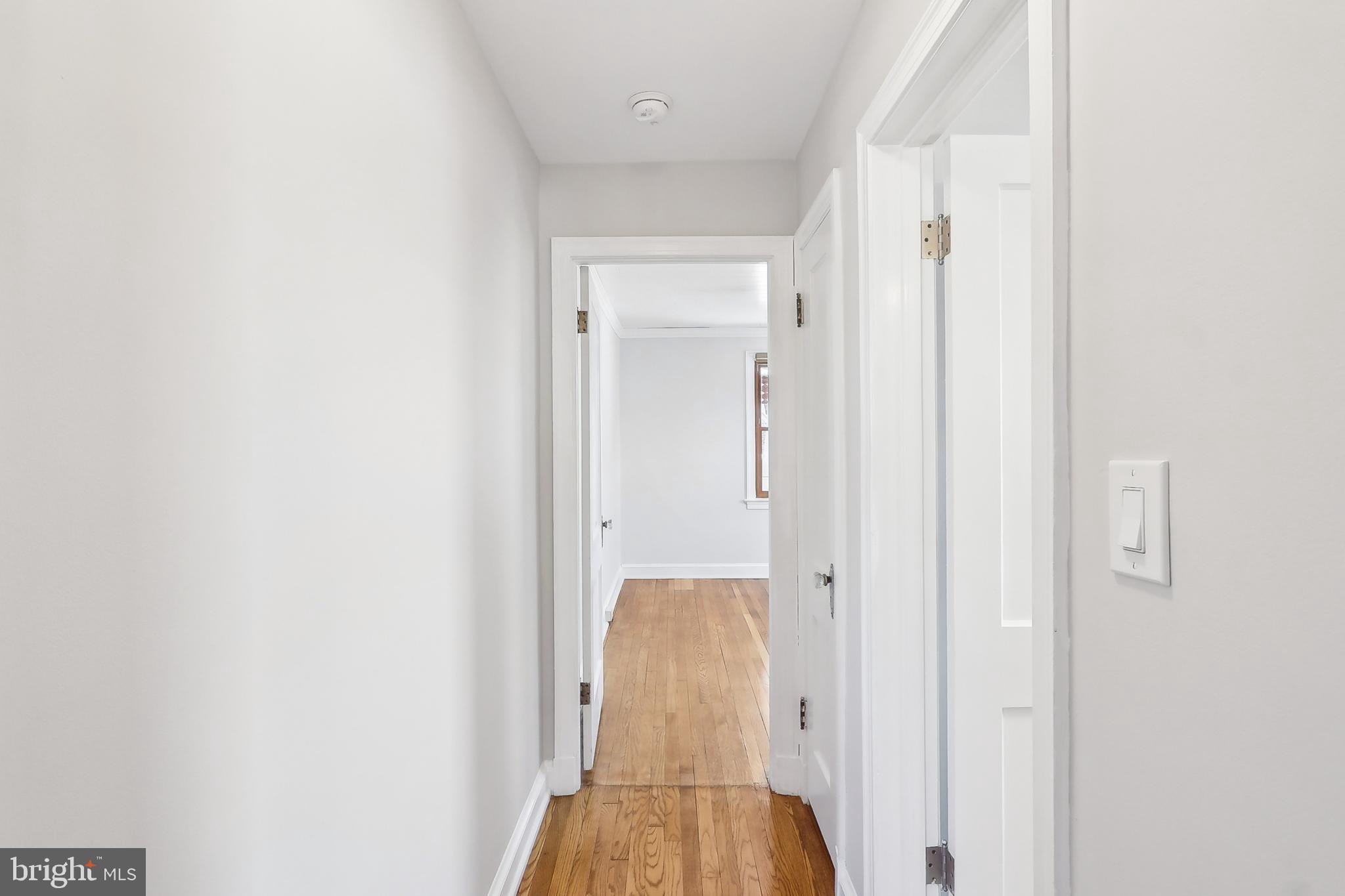 714 Chesapeake Avenue Silver Spring, MD 20910 - Photo 22 of 63 Hallway
