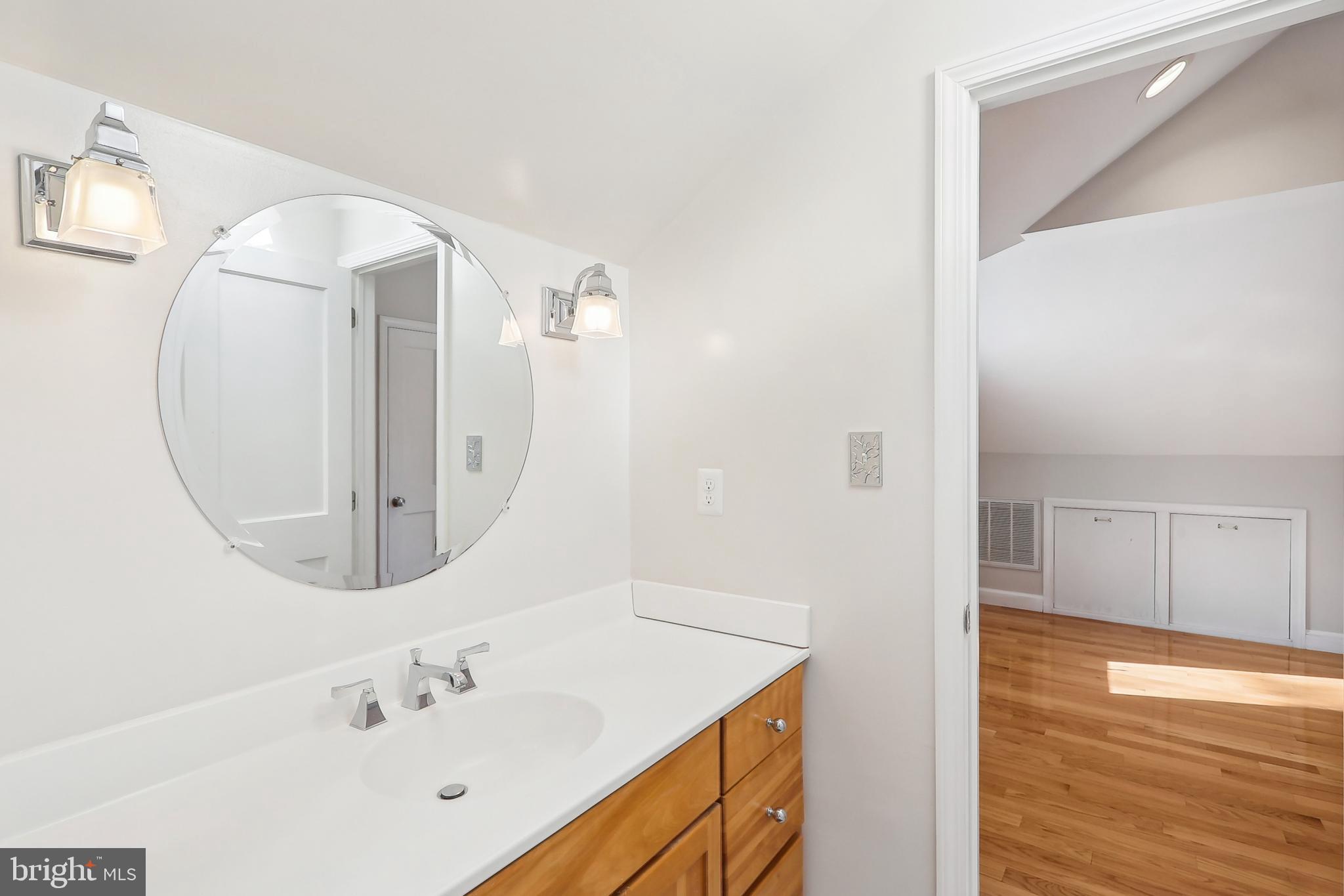 714 Chesapeake Avenue Silver Spring, MD 20910 - Photo 40 of 63 Bathroom