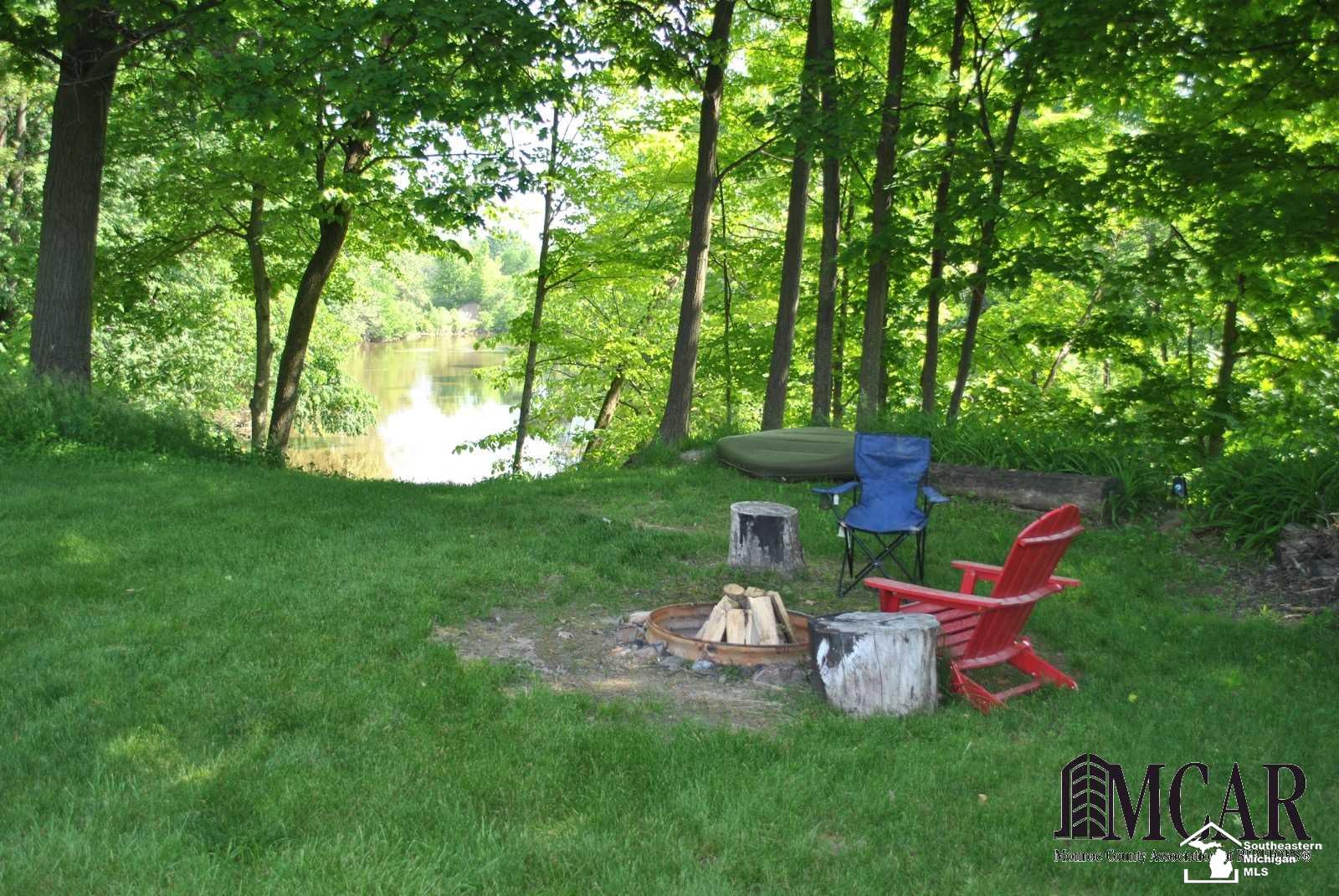 16647 Davis Road Dundee, MI 48131 - Photo 30 of 45 21453861-29.JPG