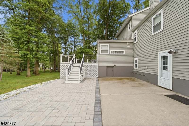 47 Crossbrook Road Livingston, NJ 07039 - Photo 33 of 35