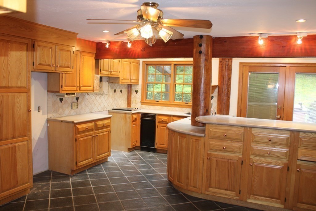 141 Fomer Road Southampton, MA 01073 - Photo 12 of 37