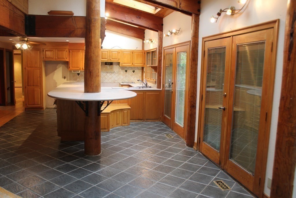 141 Fomer Road Southampton, MA 01073 - Photo 13 of 37