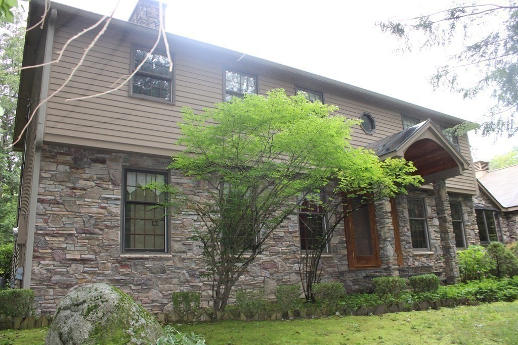 141 Fomer Road Southampton, MA 01073 - Photo 3 of 37