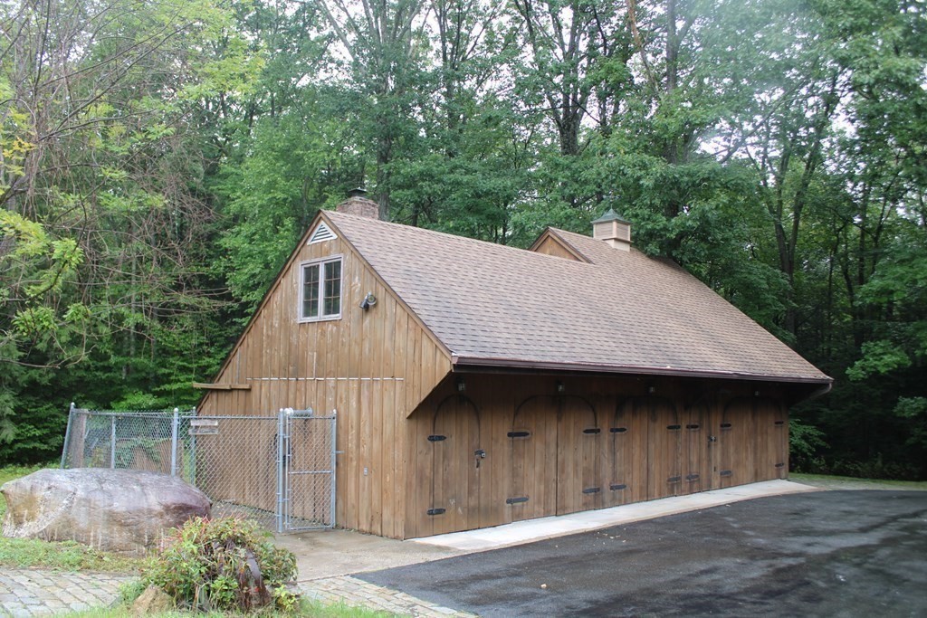 141 Fomer Road Southampton, MA 01073 - Photo 8 of 37