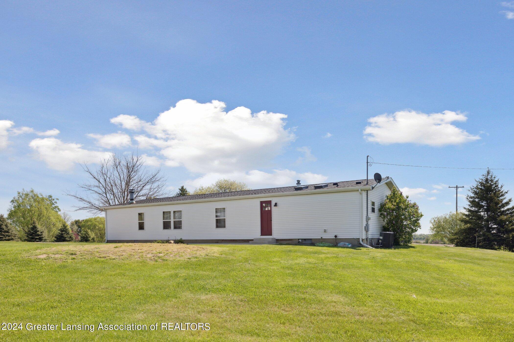 625 North Warren Road Ovid, MI 48866 - Photo 35 of 36 625-N-Warren-Rd-Ovid-MI-48866-WindowStil