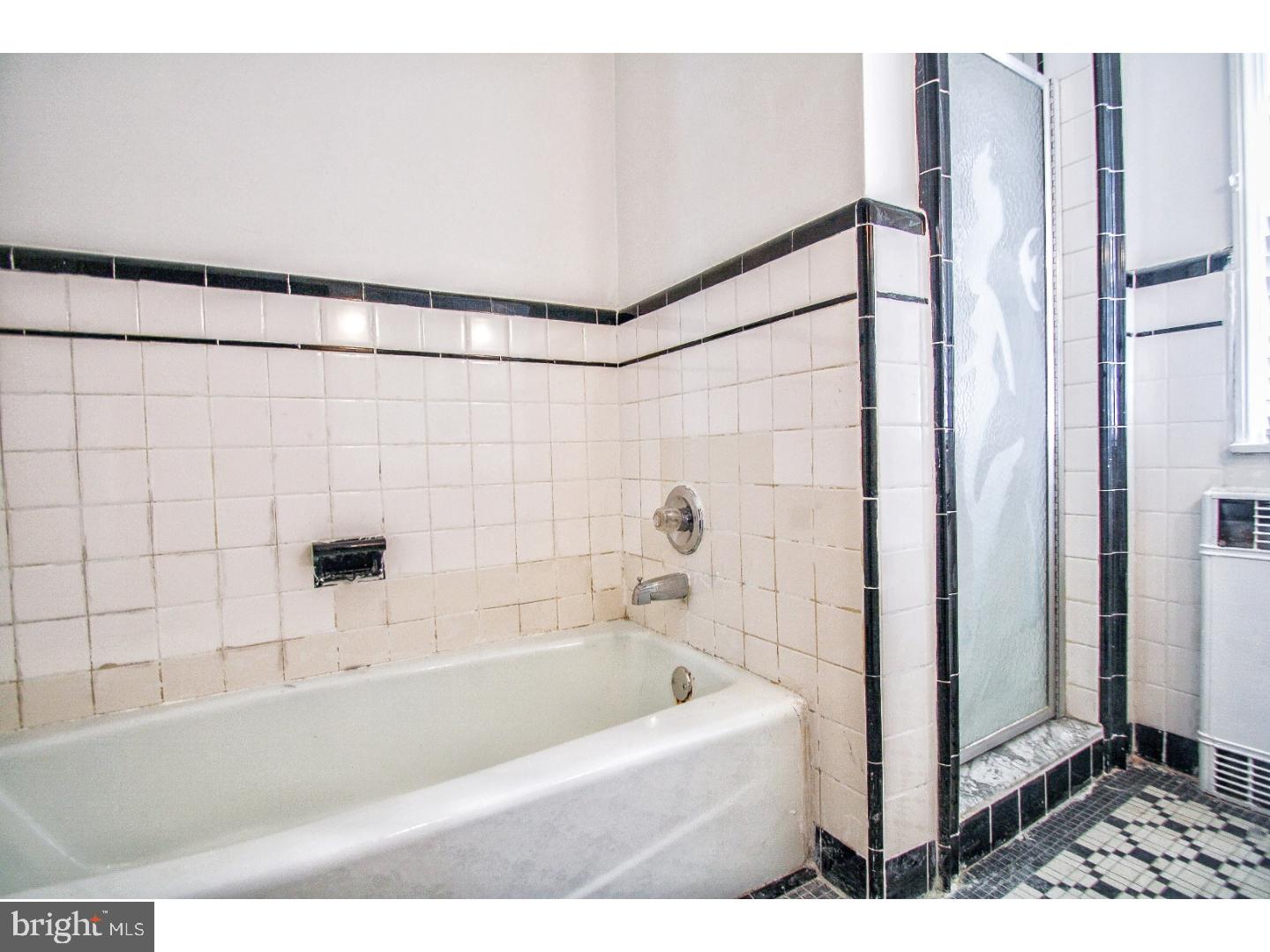 816 Pleasant Road Yeadon, PA 19050 - Photo 23 of 25 Bathroom