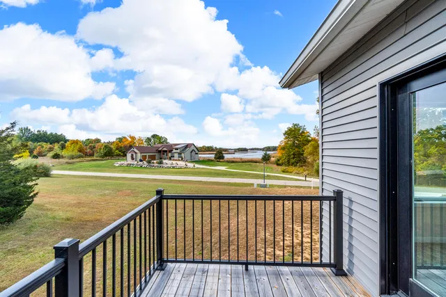 $539,000 | 6835 South Price Lake Drive, Jackson, MI 49201