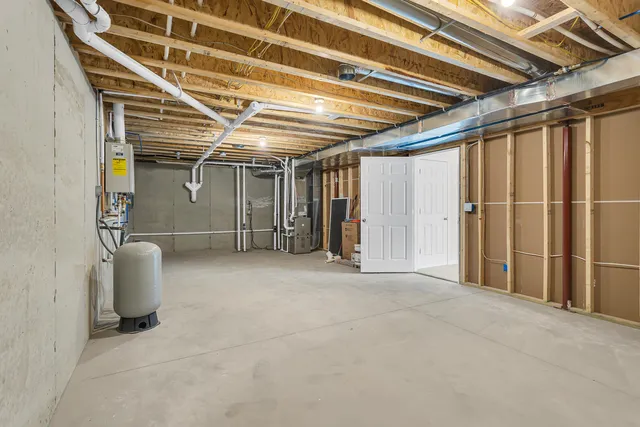 $539,000 | 6835 South Price Lake Drive, Jackson, MI 49201