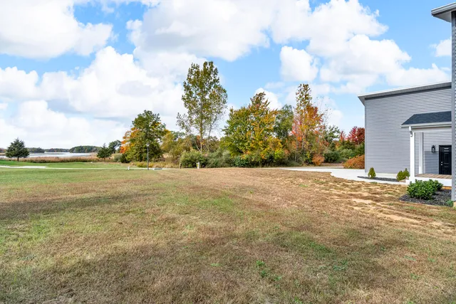 $539,000 | 6835 South Price Lake Drive, Jackson, MI 49201