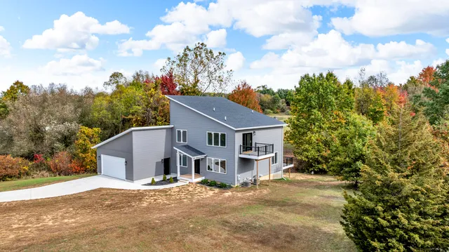 $539,000 | 6835 South Price Lake Drive, Jackson, MI 49201