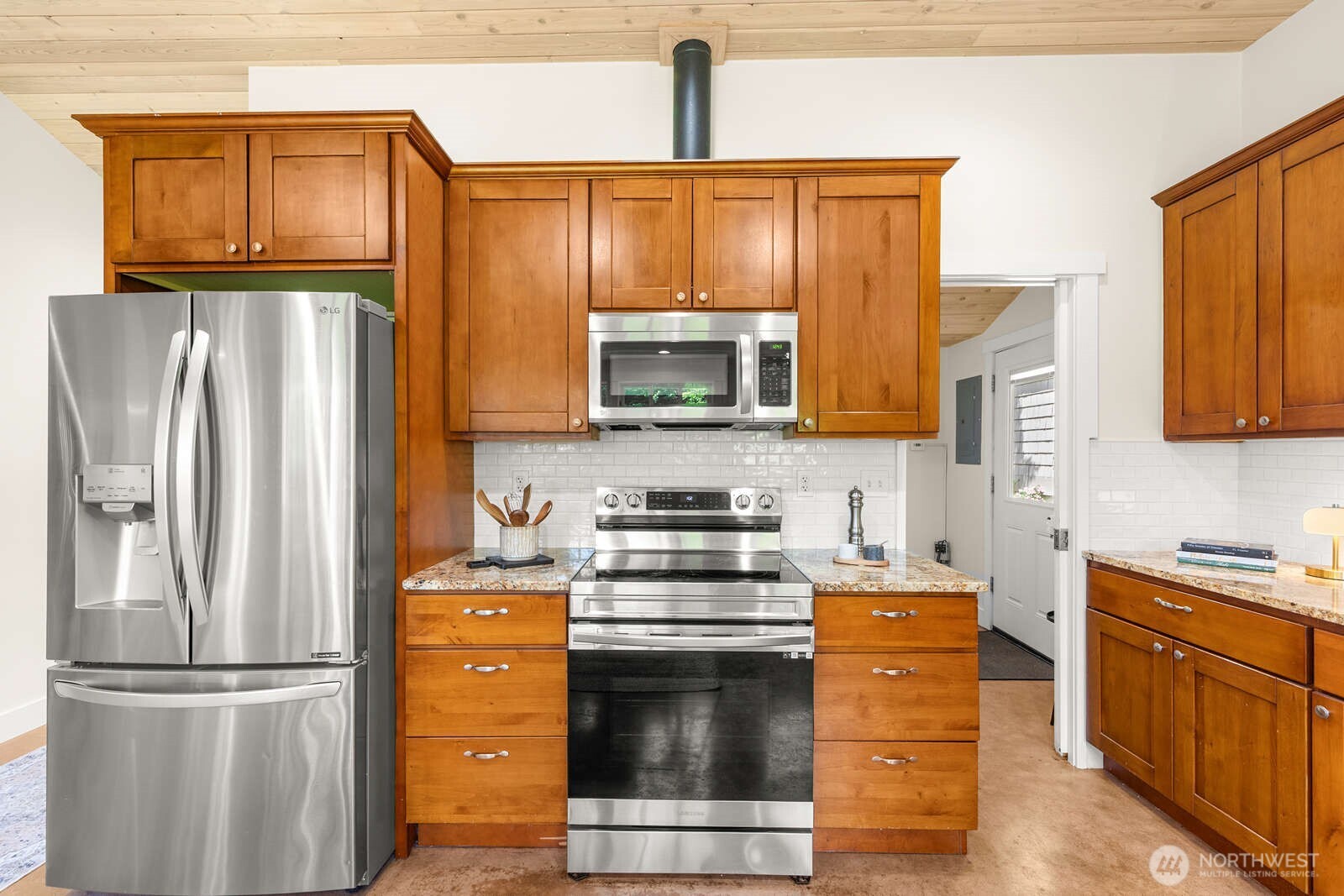 22604 Deppman Road Southwest Vashon, WA 98070 - Photo 6 of 40