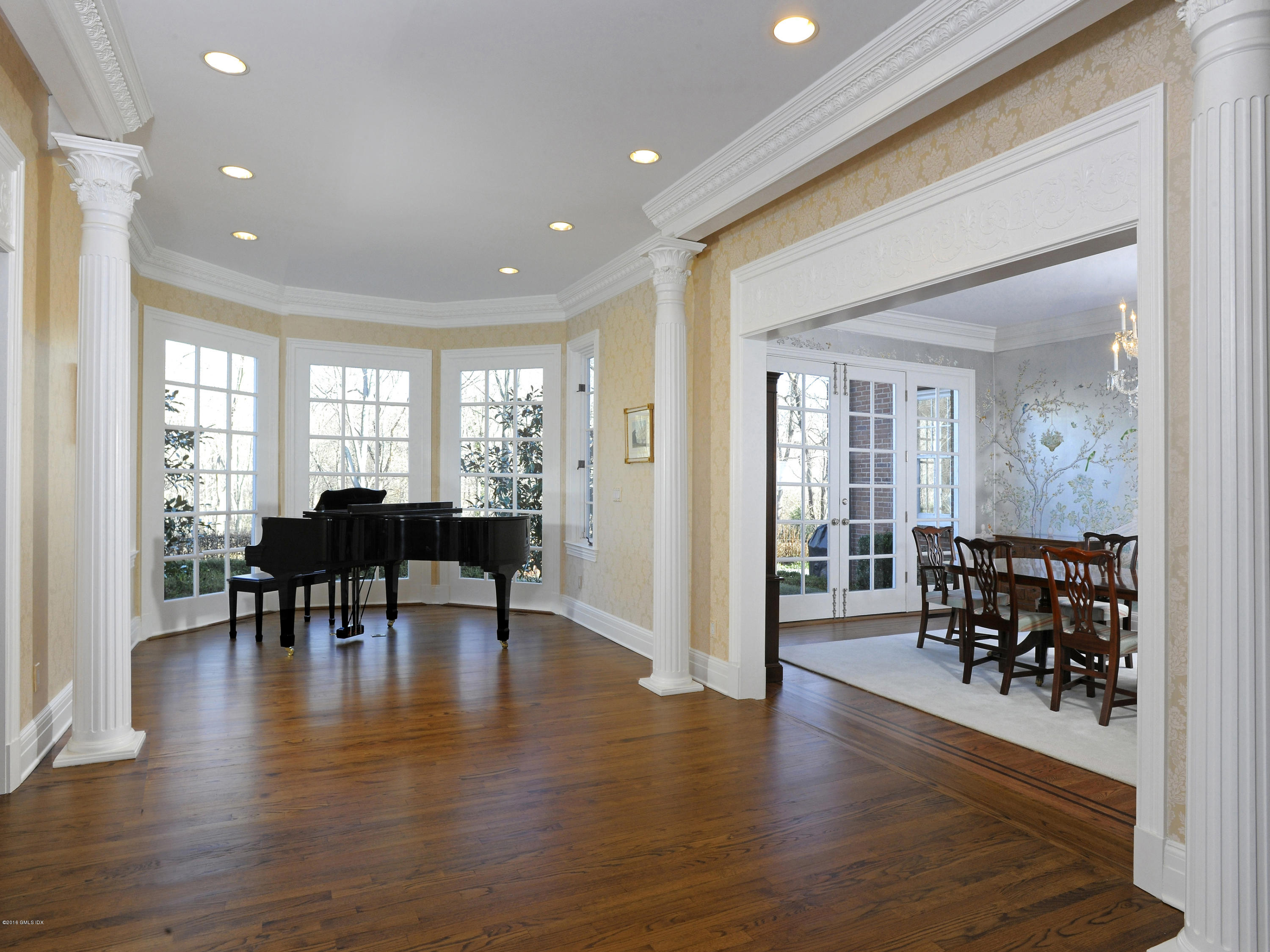 526 North Street Greenwich, CT 06830 - Photo 9 of 40 a view of dining room with furniture and wooden floor