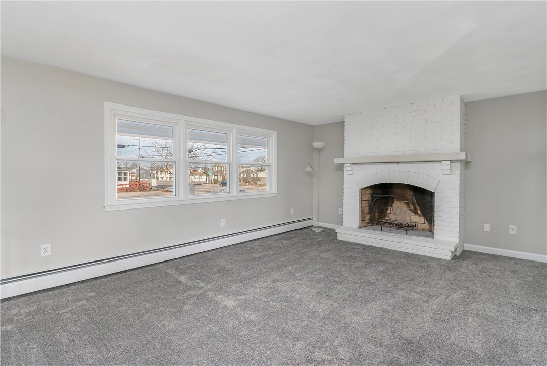 6 Hade Court Warwick, RI 02889 - Photo 19 of 50 upstairs living room