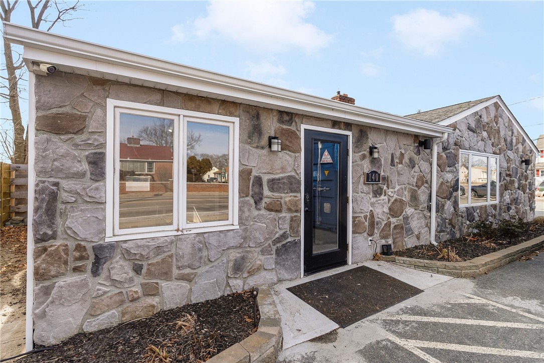 6 Hade Court Warwick, RI 02889 - Photo 46 of 50 hair salon/business Airport Rd side