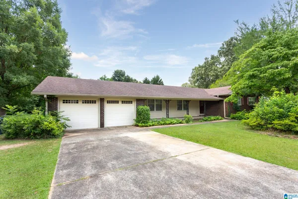 $199,900 | 3916 Lee Drive, Anniston, AL 36207