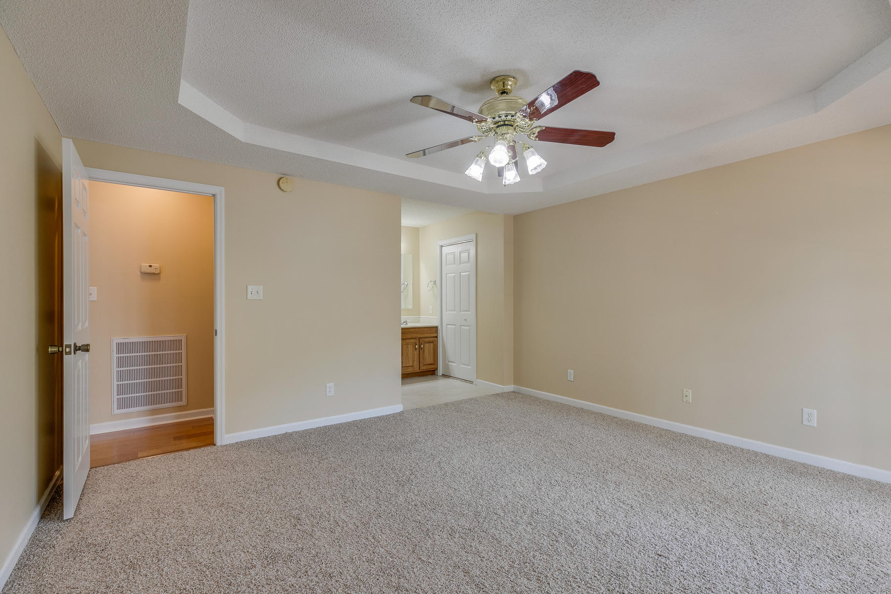 649 Allison Road Piney Flats, TN 37686 - Photo 20 of 48 020