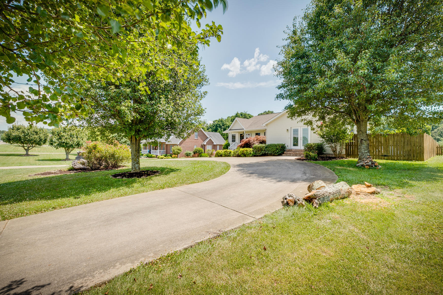 649 Allison Road Piney Flats, TN 37686 - Photo 3 of 48 003