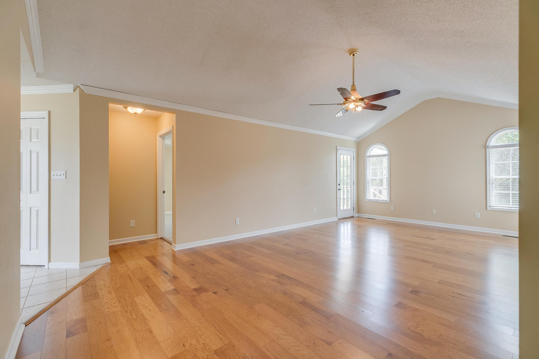 649 Allison Road Piney Flats, TN 37686 - Photo 8 of 48 008