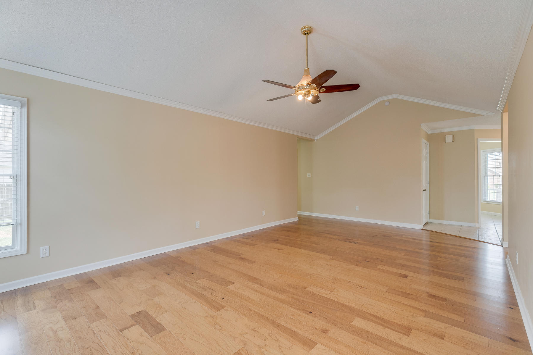 649 Allison Road Piney Flats, TN 37686 - Photo 10 of 48 010