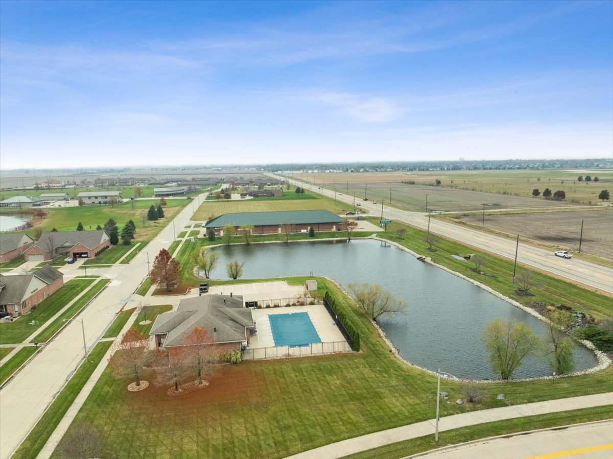 1911 Glenbridge Road Bloomington, IL 61704 - Photo 28 of 36 a view of a city