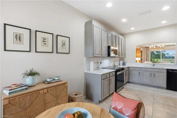 $469,000 | 14282 Manchester Drive, Naples, FL 34114