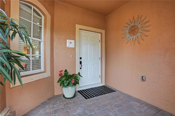 $469,000 | 14282 Manchester Drive, Naples, FL 34114