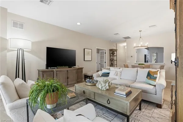$469,000 | 14282 Manchester Drive, Naples, FL 34114