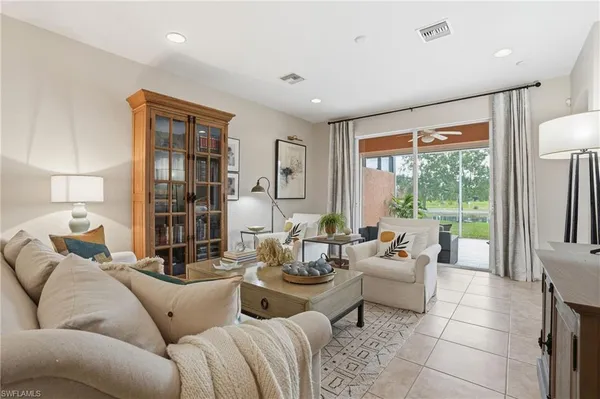 $469,000 | 14282 Manchester Drive, Naples, FL 34114