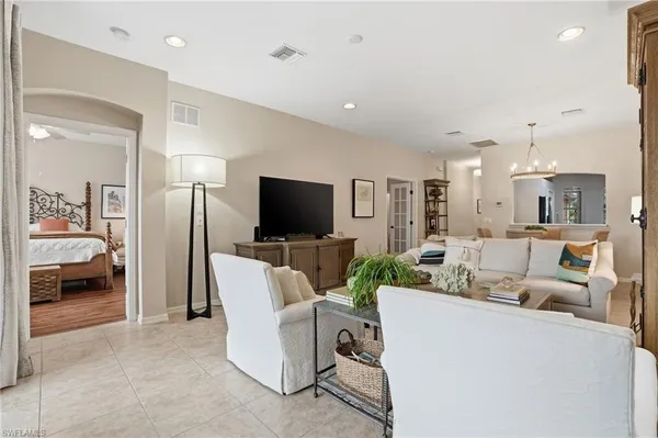 $469,000 | 14282 Manchester Drive, Naples, FL 34114