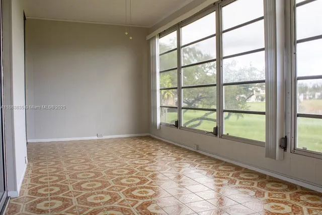 a view of empty room with window