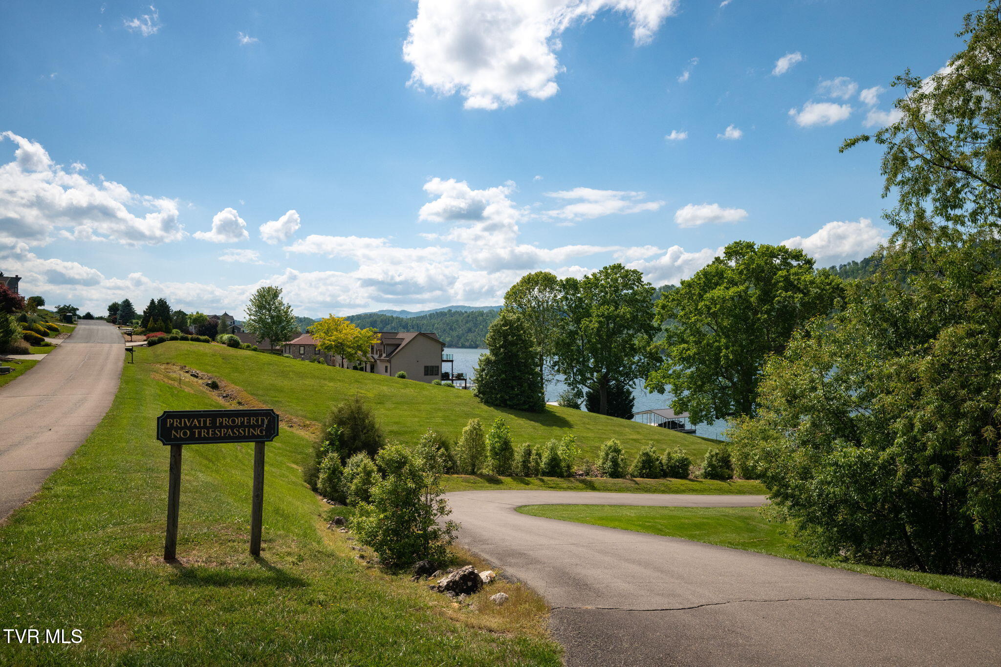 Lot 84 Harbor View Road, Unit 84 Butler, TN 37640 - Photo 29 of 33 29-web-or-mls-EXT_9285