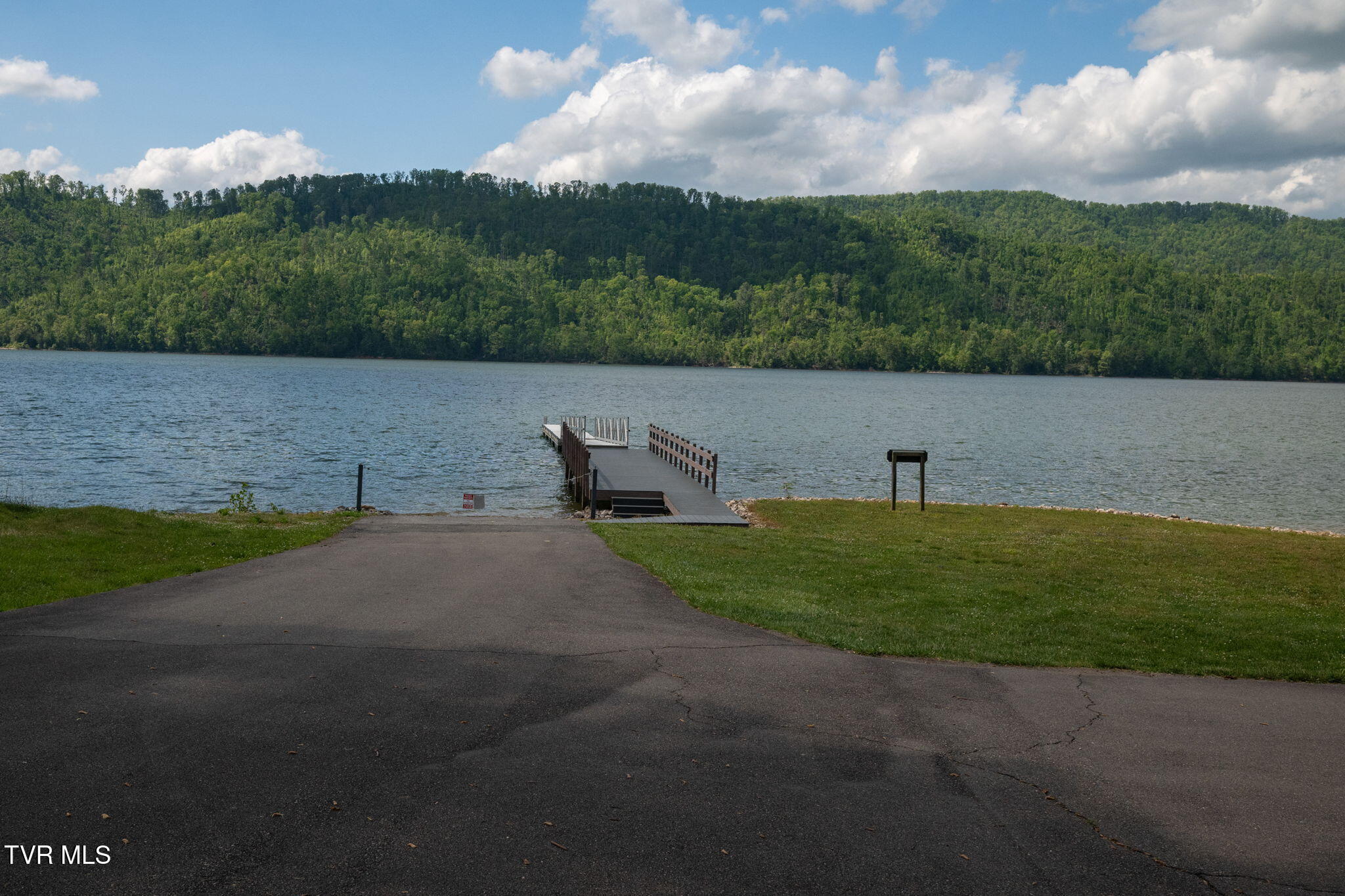 Lot 84 Harbor View Road, Unit 84 Butler, TN 37640 - Photo 30 of 33 30-web-or-mls-EXT_9286