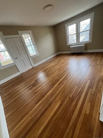 $1,900 | 389 Hawley Avenue, Unit 3, Bridgeport, CT 06606